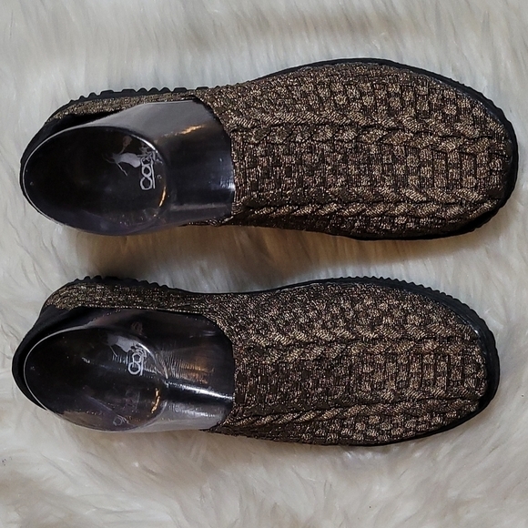 Corkys  Bronze Metallic Woven Slip-on Clogs Loafers Sz 7 - Picture 1 of 10